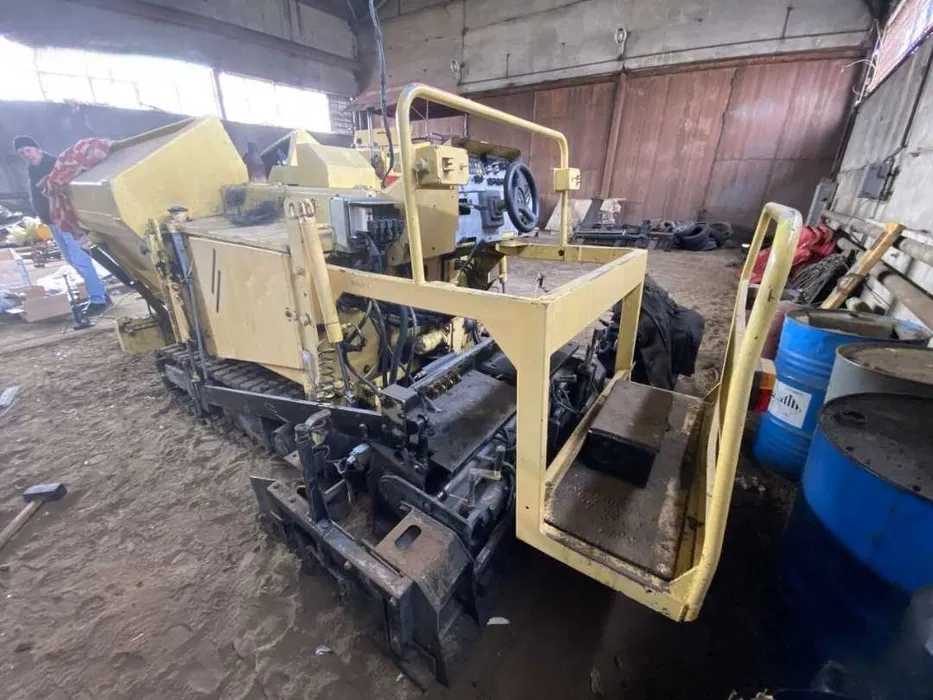 Асфальтоукладач гусеничний Bitelli BB 621