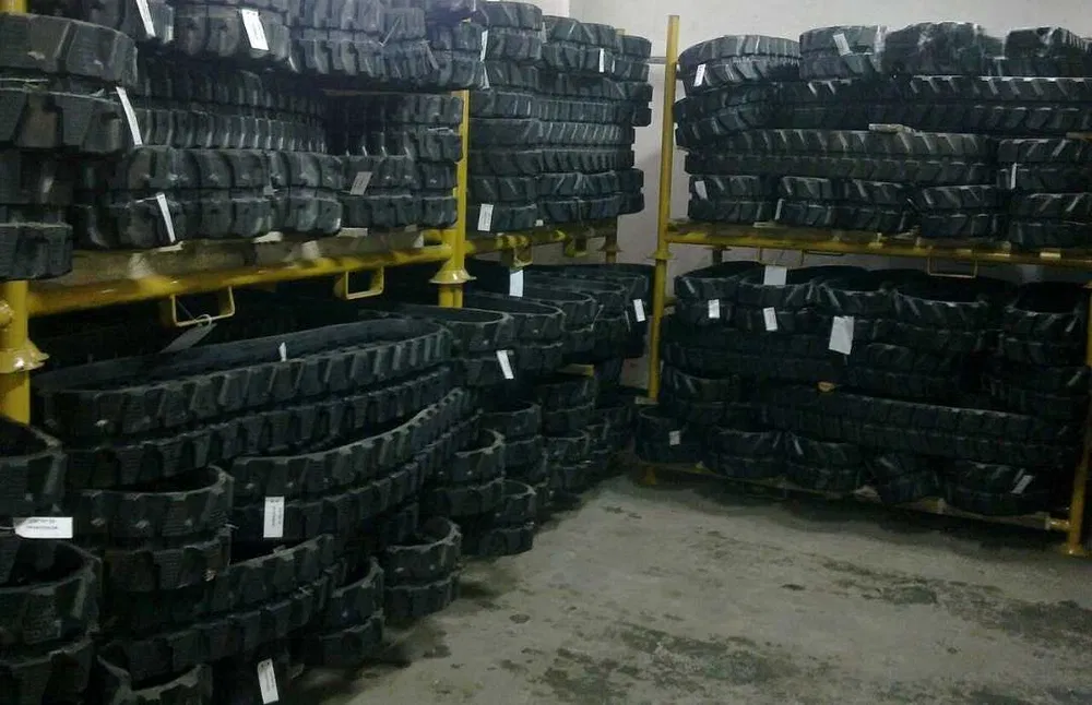 Гумова гусениця 230x96x33 для міні-екскаватора Гумова гусениця 230x96x33 для міні-екскаватора